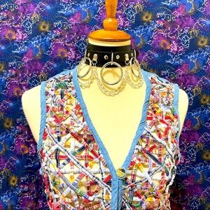 🌈 Lovely cut out Vintage denim vest